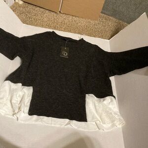 Fred & David sweater size 2X unworn condition. Soft sweater with white accent